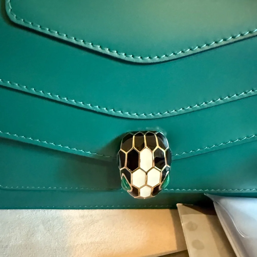 💚 Bvlgari Serpenti East West Shoulder Bag 💚 - Picture 4 of 13